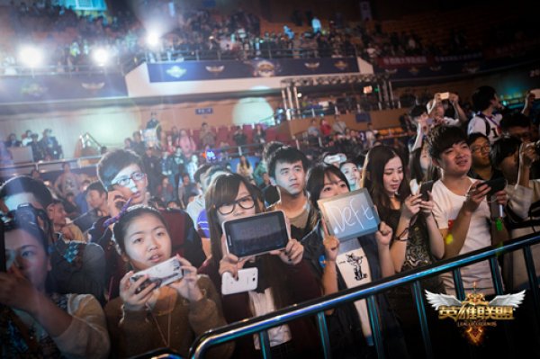 LPL夏季赛W8D1：新人打野XBY交手Xiaohao，Ucal对线Cryin