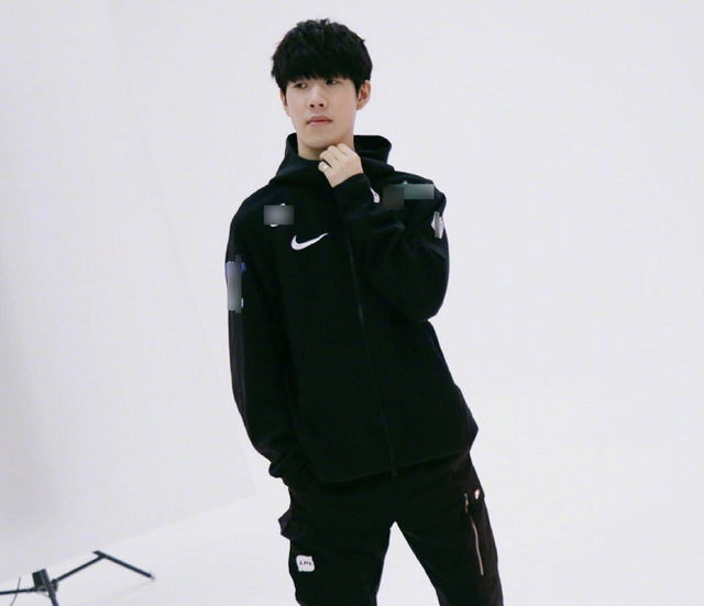 Scout ：和Poppy没怎么聊天，他就过来看了看我们